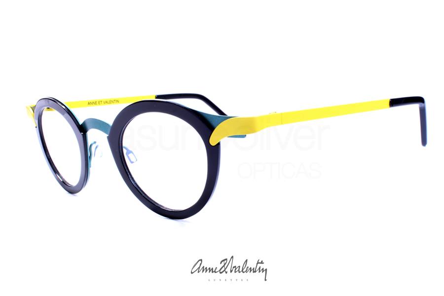 Anne et Valentin.....gafas muy especiales...en Óptica Manuel Pedraza